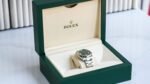 Rolex Oyster Perpetual 124300-0005 – Green Dial with Smooth Bezel and Stainless Steel Oyster Bracelet - 图片 5